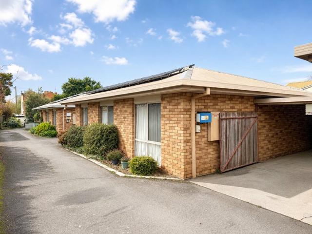 Apartment for rent in Brimin, Victoria