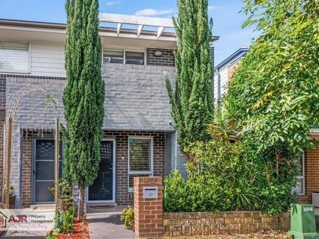 Townhouse for rent in Elara, Sydney