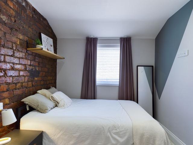 Room for rent in Saint Vincent's, Netherthorpe