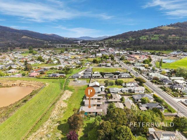 Villa for sale in Huonville, Huon Valley