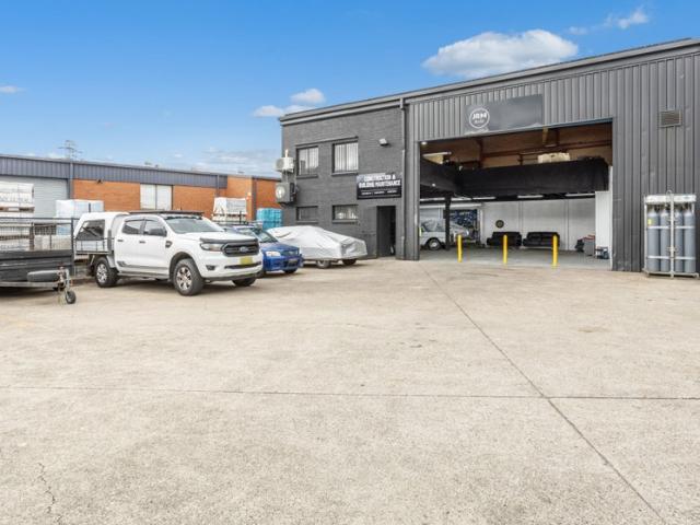 Warehouse for rent in Wetherill Park, Sydney