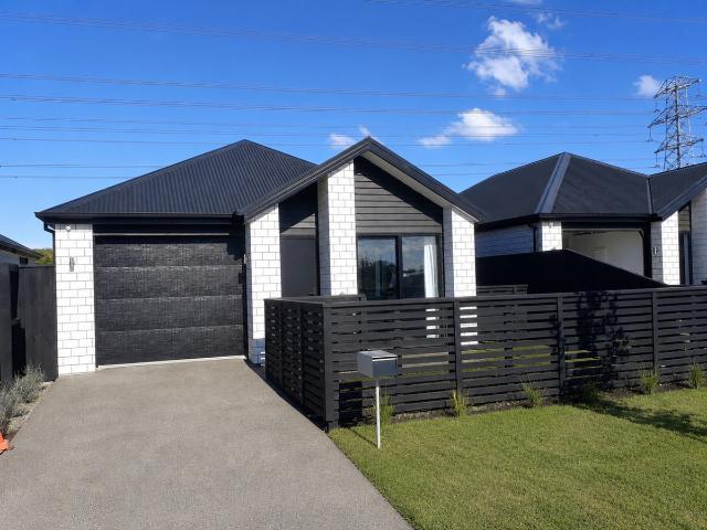 House for rent in Chaslands, Canterbury
