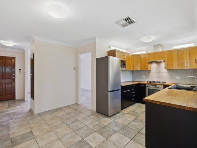 Villa for rent in Carlisle, Western Australia