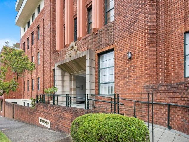 Apartment for rent in Lower North Shore, Sydney
