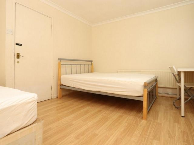 Room for rent in Maryland, Greater London