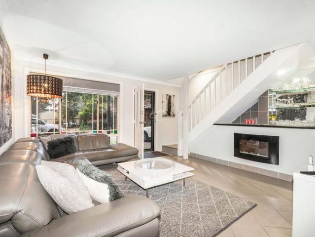 Townhouse for rent in Sydney, New South Wales