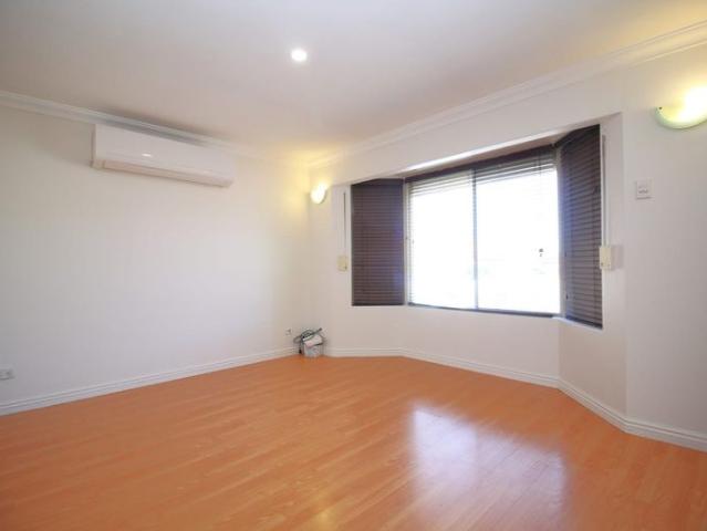 House for rent in Seville Grove, Western Australia