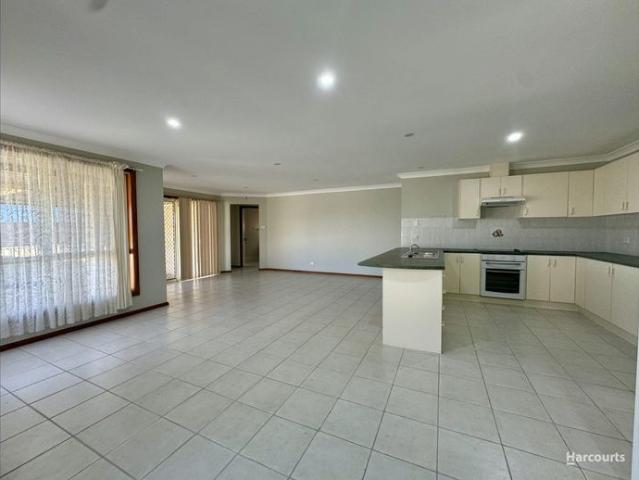 House for rent in St Helens Park, Sydney