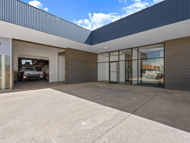 Warehouse for rent in Fyshwick, Canberra