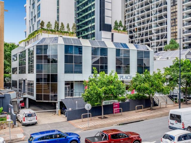 Office for rent in Toombul, Queensland