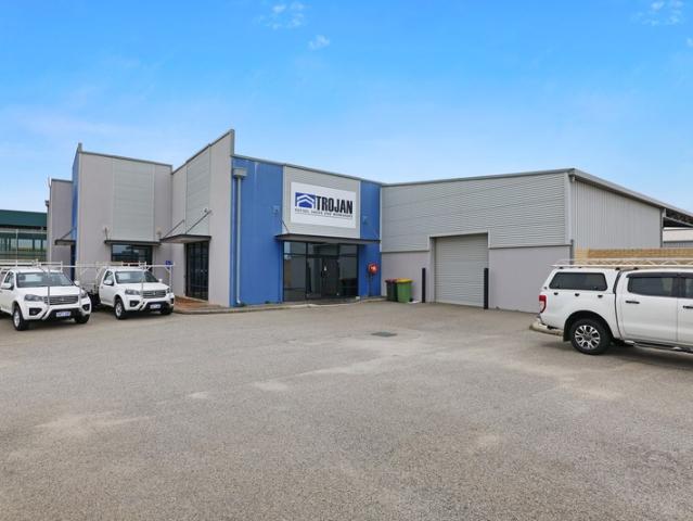 Warehouse for rent in Port Kennedy, Western Australia