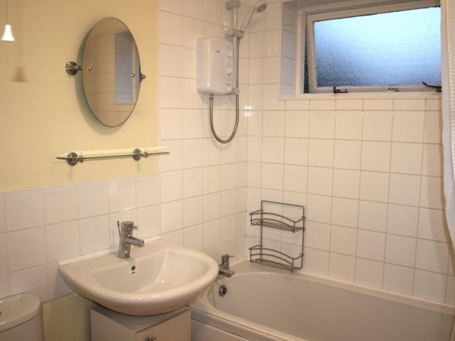 Apartment for rent in Woodhall Farm, Pouchen End