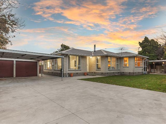 House for rent in Chaslands, Canterbury