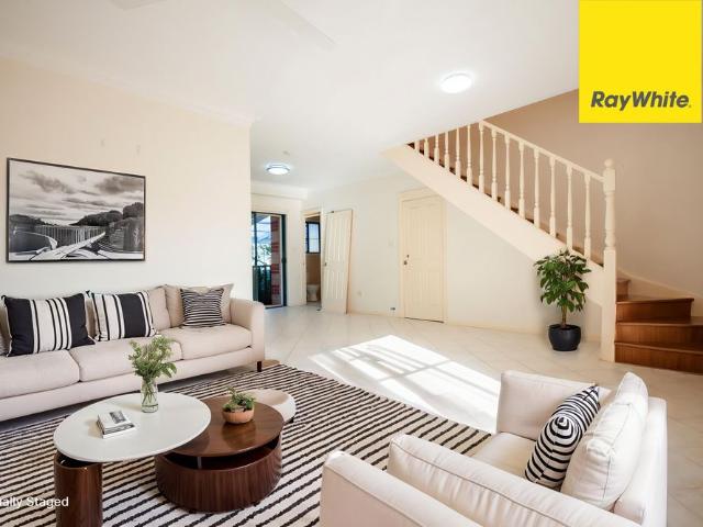 Townhouse for rent in Sydney, New South Wales