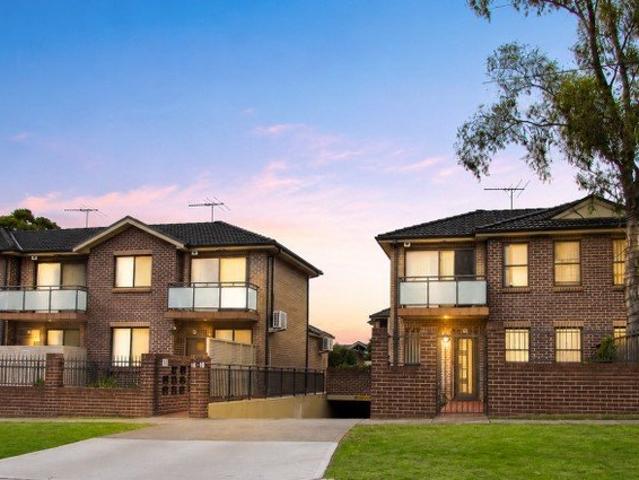 Townhouse for rent in Sydney, New South Wales