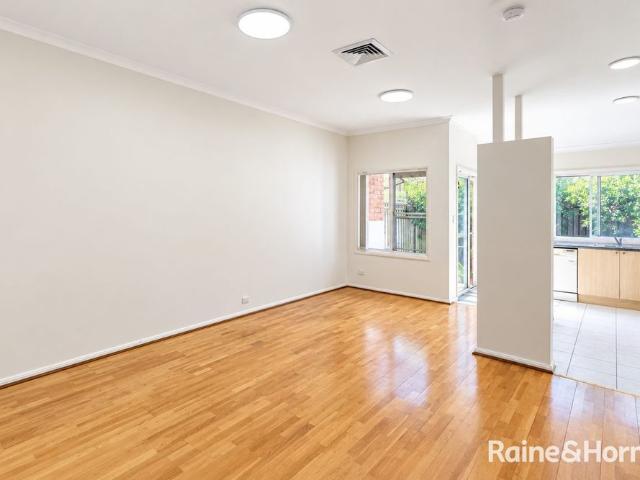 Townhouse for rent in Sydney, New South Wales