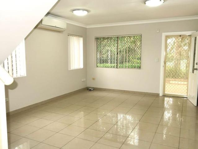 Townhouse for rent in Sydney, New South Wales