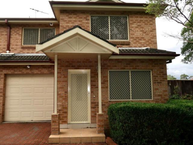 Townhouse for rent in Sydney, New South Wales