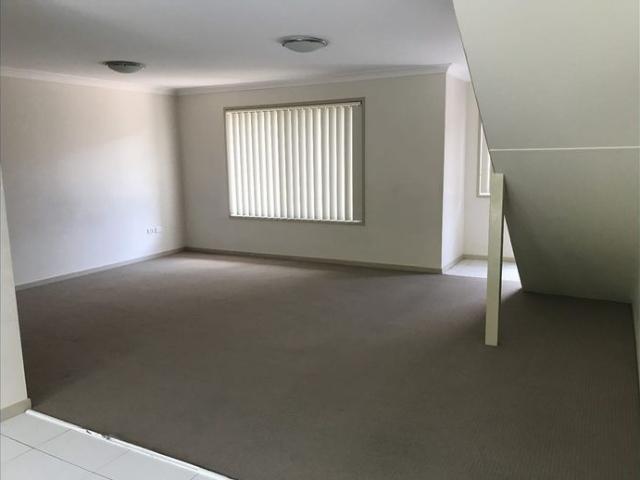 Townhouse for rent in Sydney, New South Wales