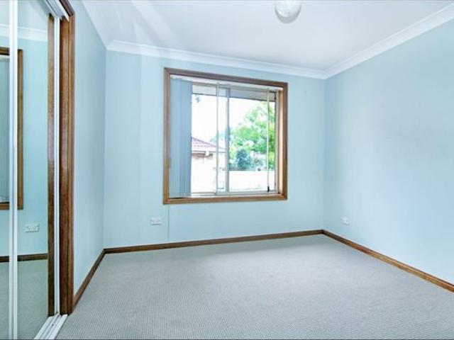 Townhouse for rent in Sydney, New South Wales
