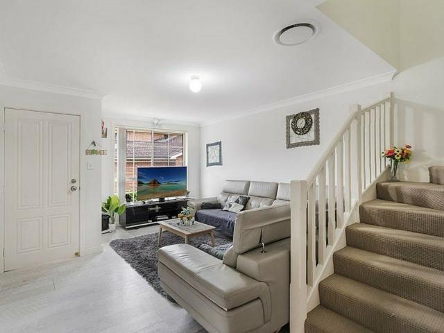 Townhouse for rent in Sydney, New South Wales