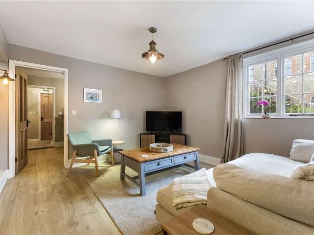 Apartment for rent in Tillington, Littlecote