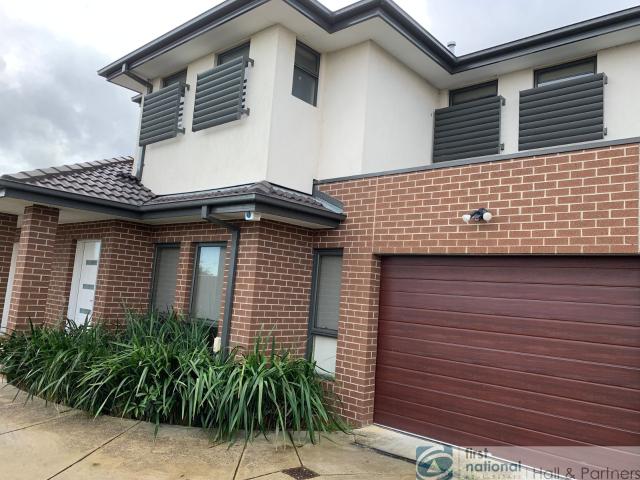 House for rent in Hemmings Street Shopping Centre, Melbourne