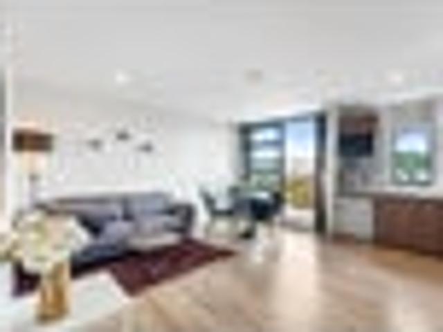 Apartment for sale in Paremoremo