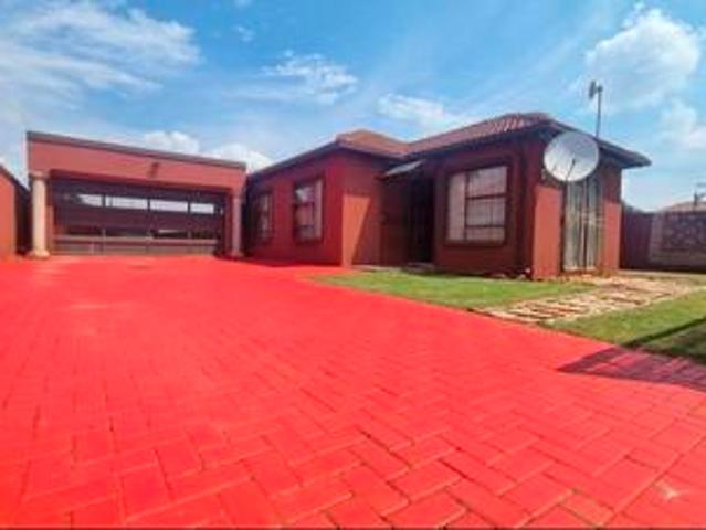 House for sale in Akasia, Gauteng
