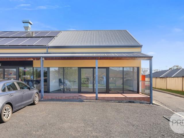 Retail for rent in Piallamore, New South Wales