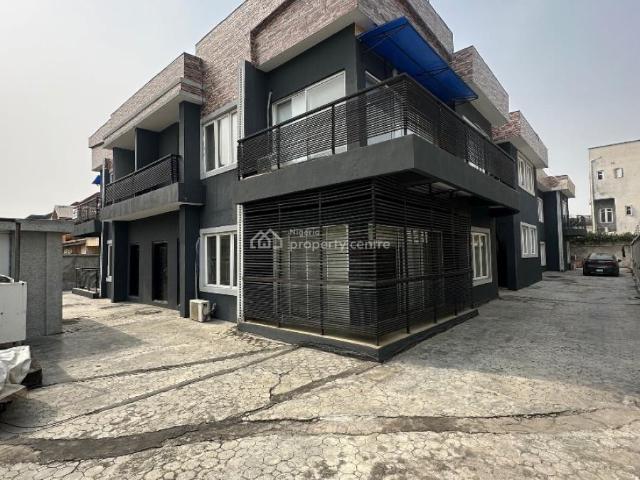 Flat for rent in Eti Osa, Lagos