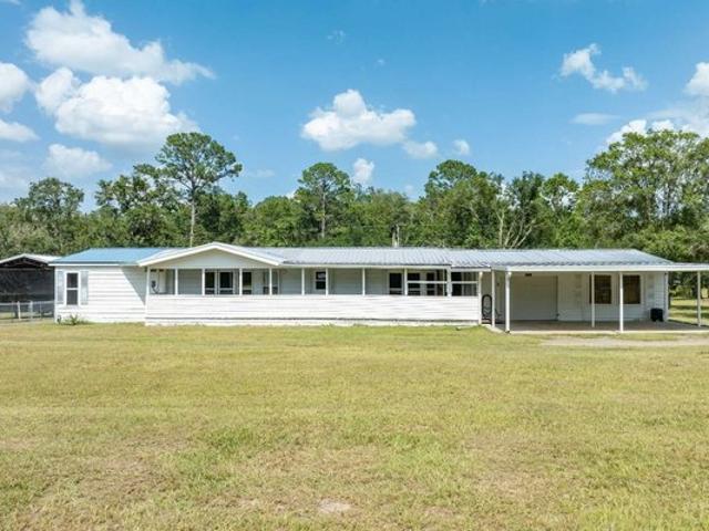 House for sale in Suwannee, Florida