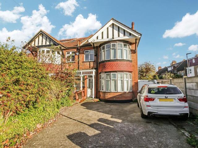 House for rent in Wealdstone, Greater London