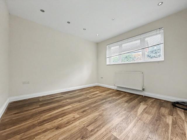 Apartment for rent in Iver, Richings Park