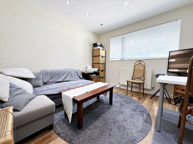 Apartment for rent in Iver, Richings Park