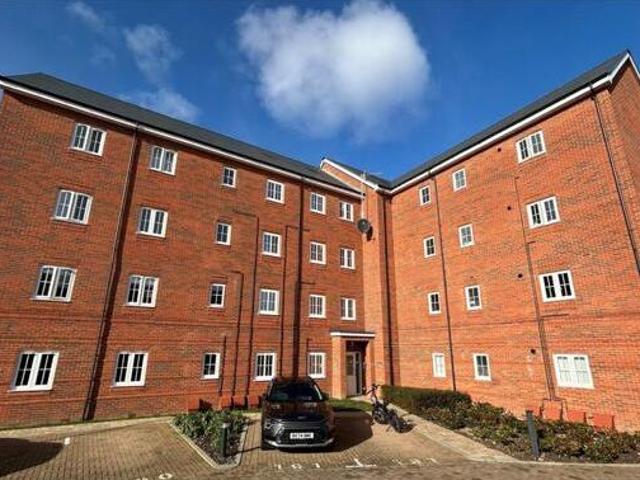House for sale in Aldershot, Hampshire