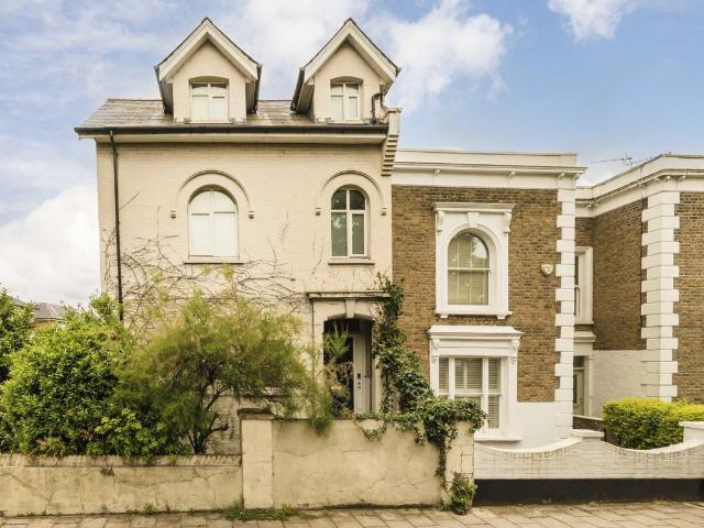 Apartment for rent in London Borough of Hounslow, Strand