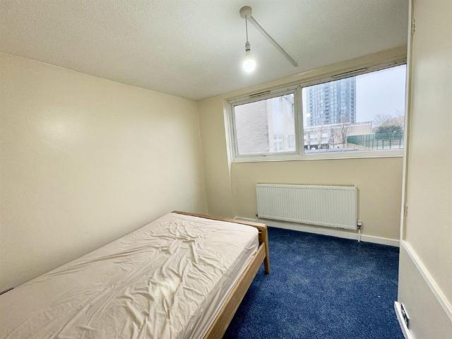 House for rent in London Borough of Croydon, Greater London