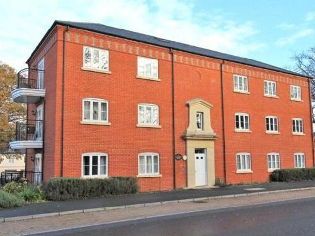 House for sale in Gun Hill Park, Aldershot