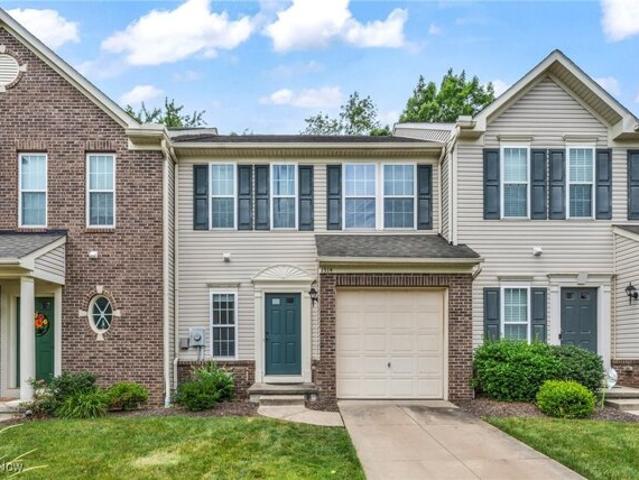 Condo for sale in Cuyahoga Falls