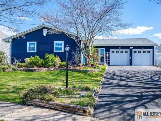 House for sale in Avenel, New Jersey