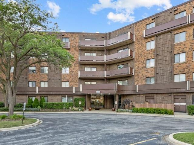 Condo for sale in Elk Grove Village Condo for sale in Elk Grove Village