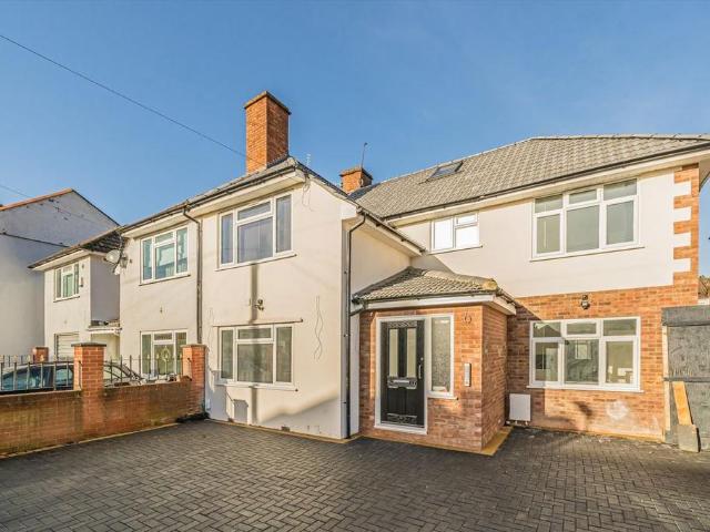 Apartment for rent in London Borough of Hounslow, Greater London