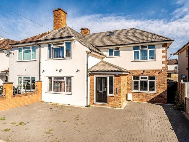 Apartment for rent in London Borough of Hounslow, Greater London