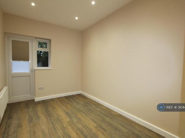 Apartment for rent in London Borough of Hounslow, Greater London