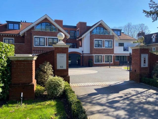 House for rent in Penn, Knotty Green