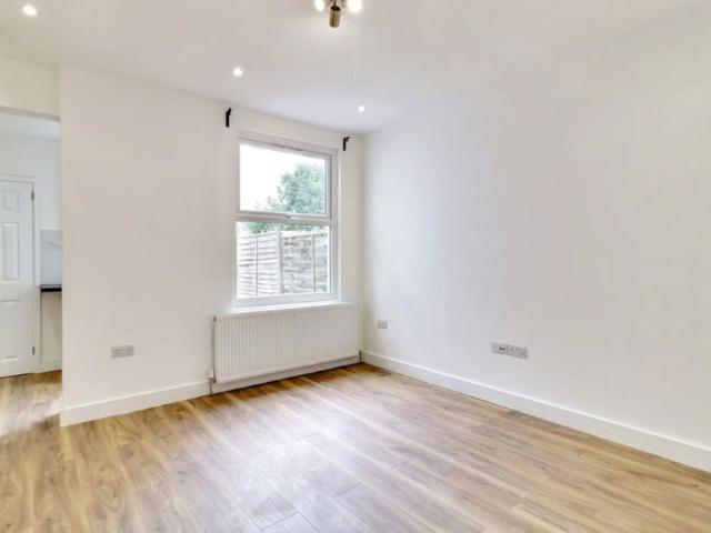 Apartment for rent in Wealdstone, Greater London