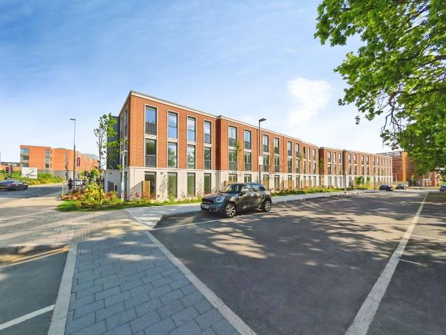 Apartment for rent in Emmbrook, Wokingham