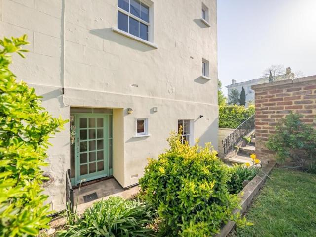 Apartment for rent in Golden Valley, Gloucestershire