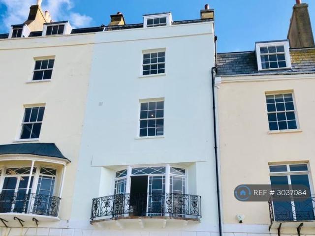 Apartment for rent in Old Town, Guestling Green